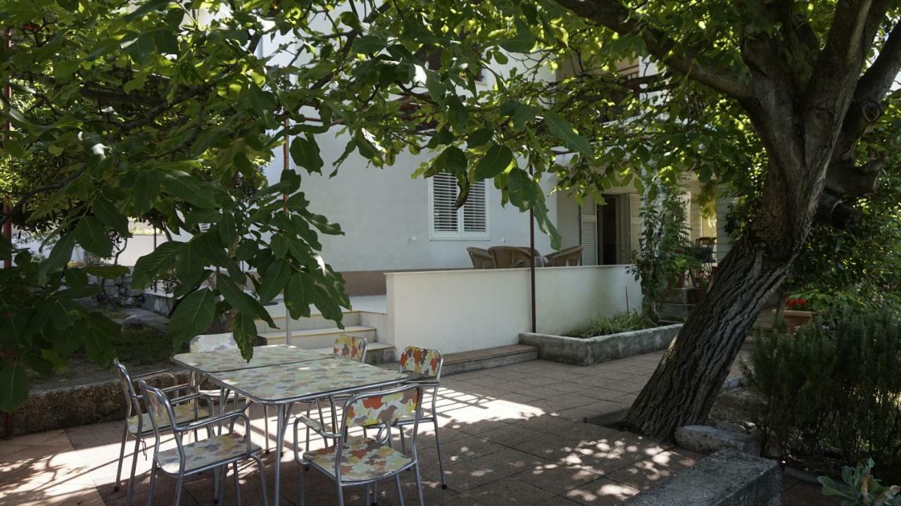 Apartment Krasna Baška Voda エクステリア 写真